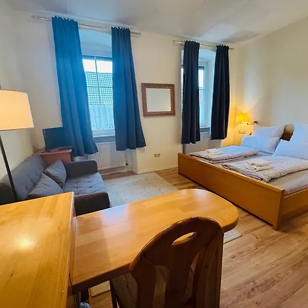 Landgasthof Goldener Loewe Отель Mainbernheim